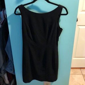 LBD with bow and zipper on the back